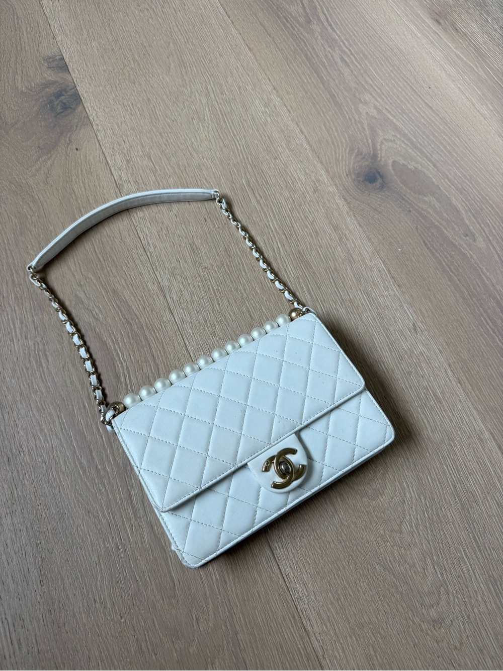 White Deisgner Bag with Pearls